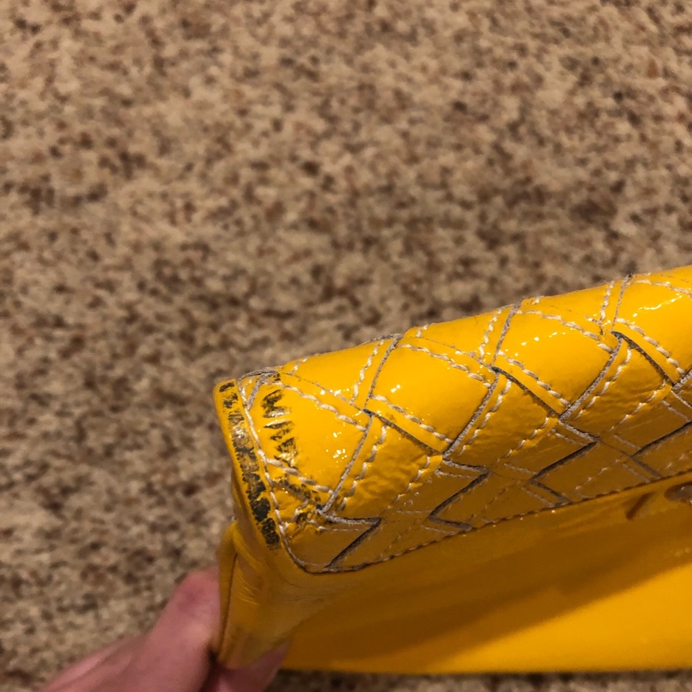Bright yellow clutch. - Picture 5 of 5